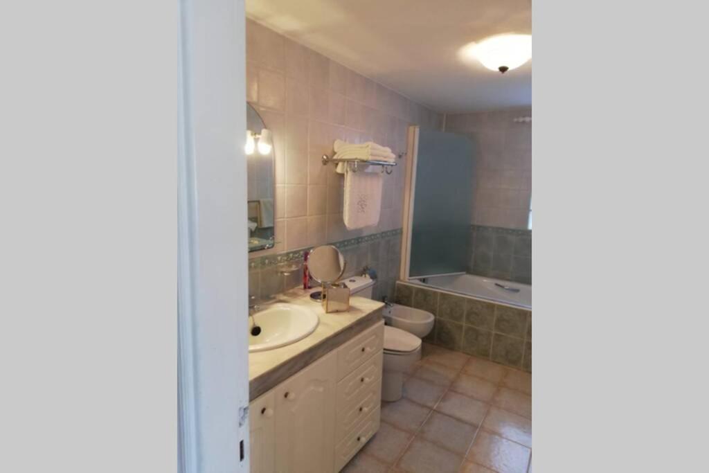 ארונה Private Apartment With Roof Terrace מראה חיצוני תמונה